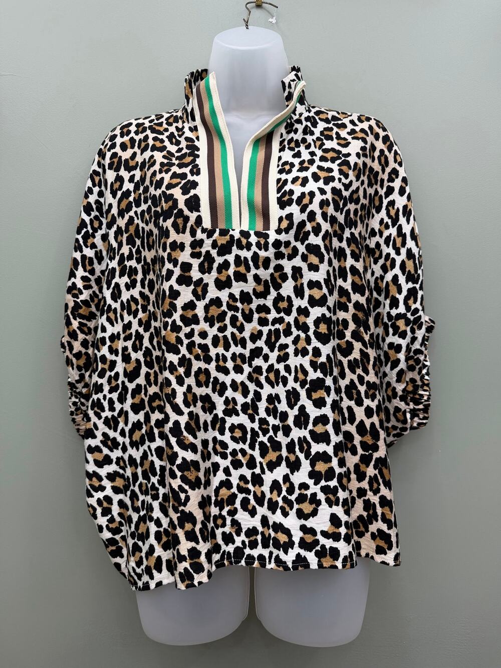 Entro Leopard Print Oversized Top M Green Stripe Trim Ruffle Sleeve Tunic